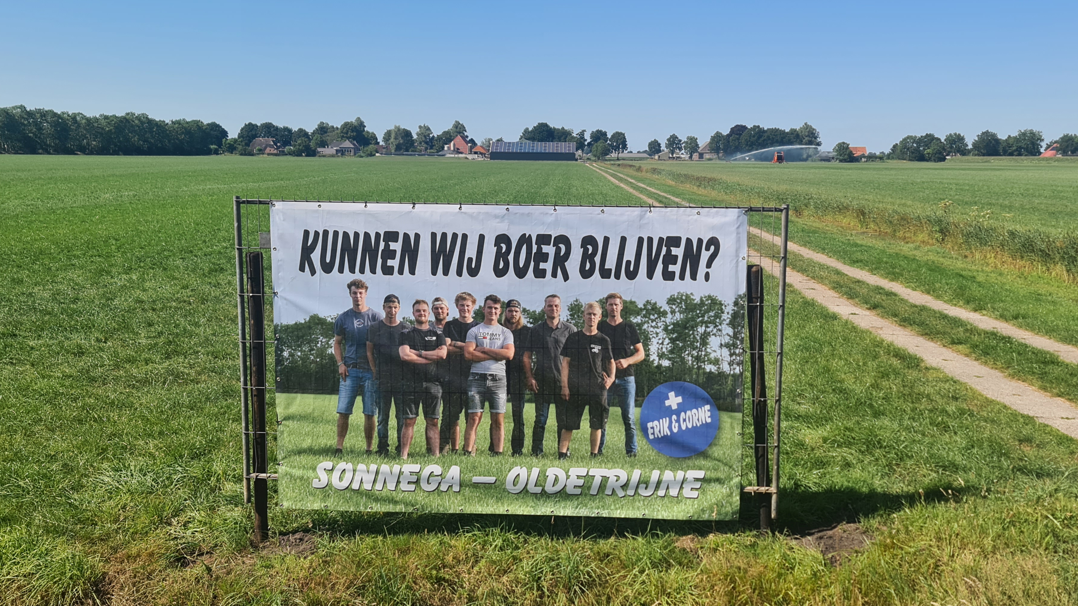 Jonge boeren in Sonnega en Oldetrijne staan op