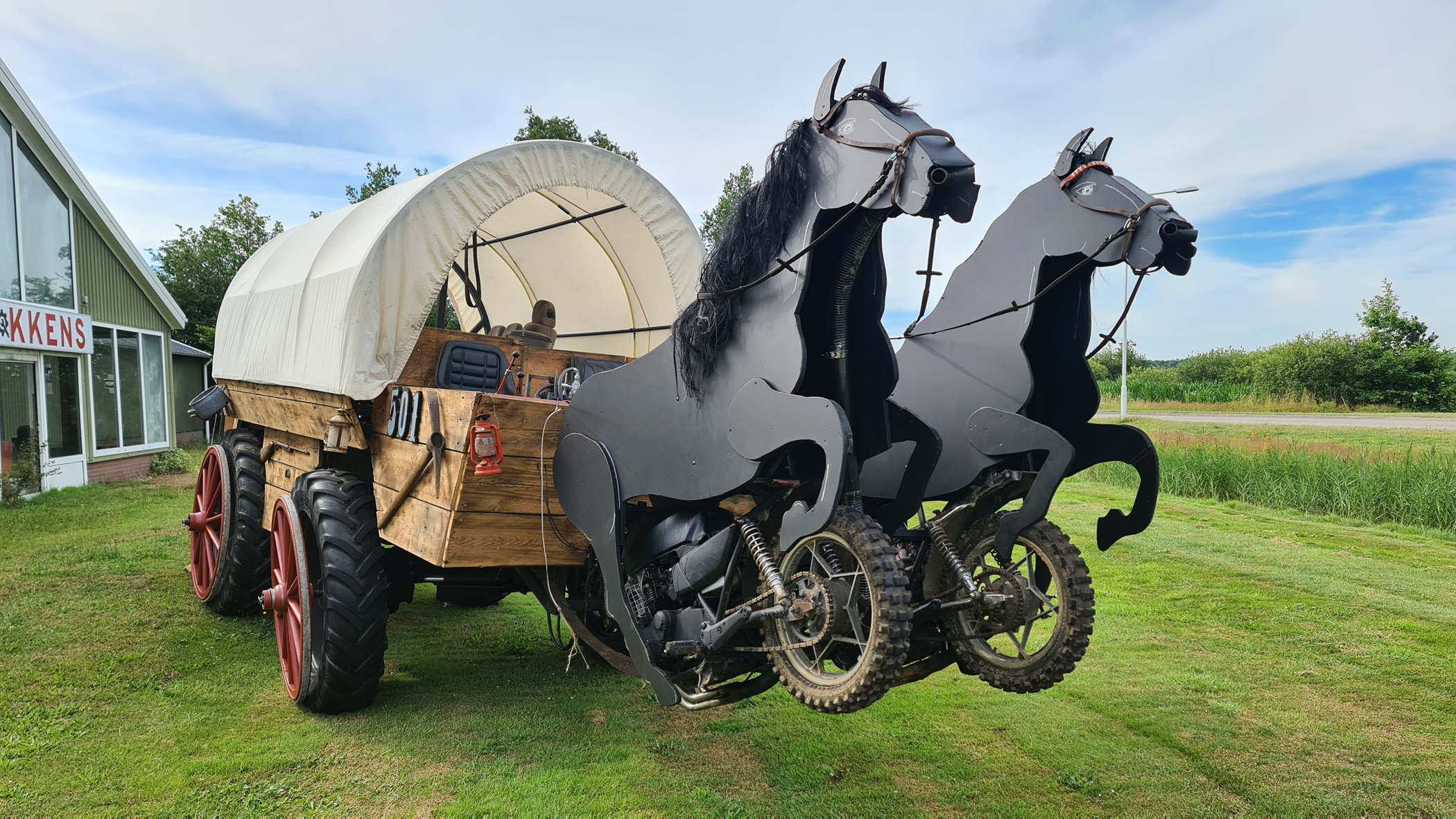 Vriendengroep Sonnega-Oldelamer e.o. gaan met zeer bijzondere voertuigen naar Zwarte Cross